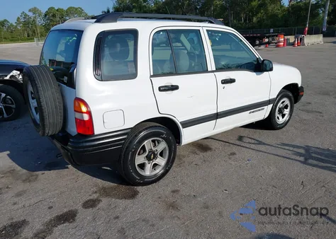2001 Chevrolet Tracker Hard Top Base from USA, damaged, VIN 2CNBE13C916939402